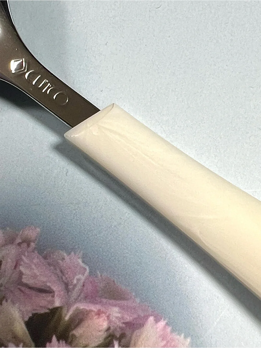 NEW CUTCO SOUP SPOON PEARL WHITE HANDLE 1553W FLATWARE INDIVIDUAL